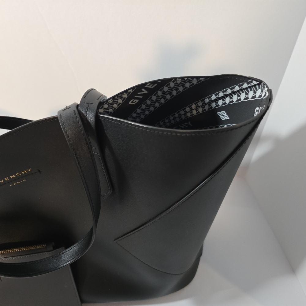 Givenchy Winged Leather Tote - Picture 6 of 16